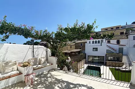 location de villa sur la Costa Brava avec piscine et jardin, proche mer | ChicVillas